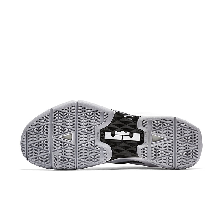 耐克NIKE AMBASSADOR VIII 男子篮球鞋 818678